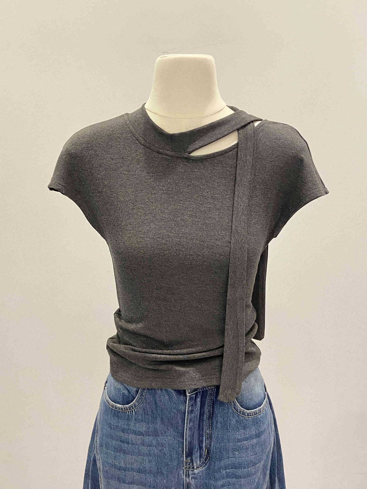 chic sleeveless top for women
