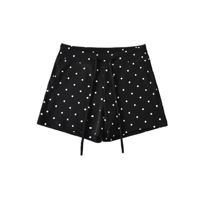 Elastic waist shorts for women