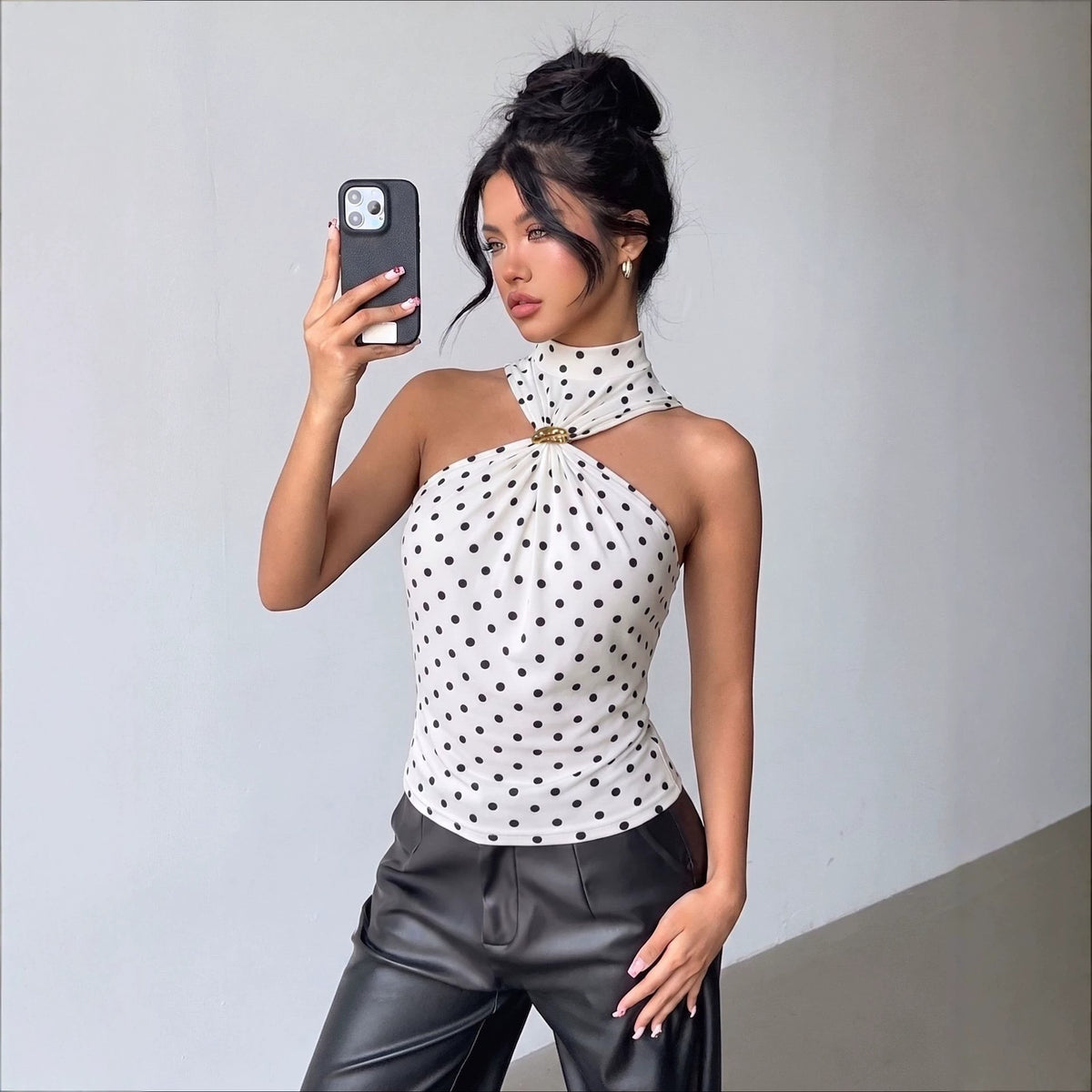 Wave point hanging neck sleeveless top fashion